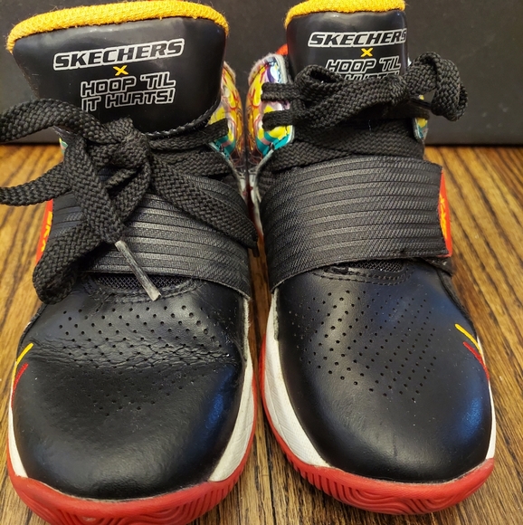 Skechers SKX Hoop Til it Hurts Sneaker - Picture 2 of 6